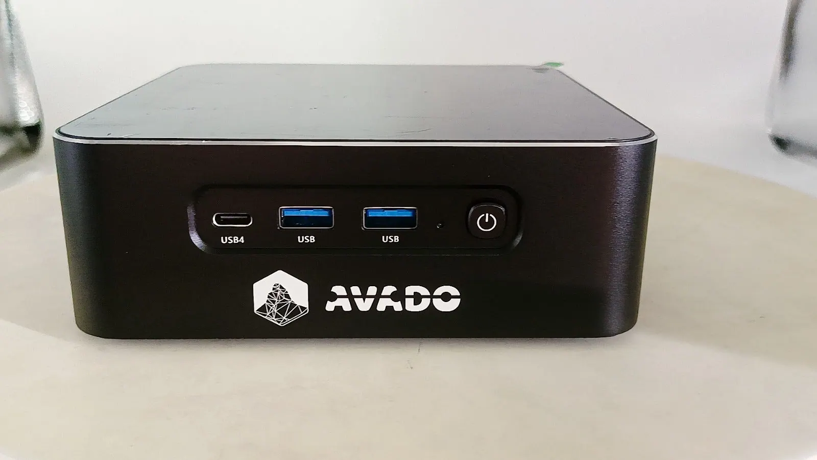 AVADO with AMD Ryzen 9 8945HS